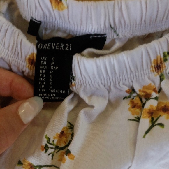 Floral Crop Top Off Shoulders Puff Sleeves 🌻🌼🤍 - Picture 4 of 4